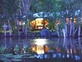 Bed and Breakfast - Holloways Bch Cairns
